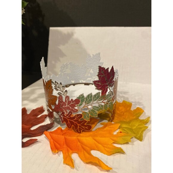 Bath & Body Works “Autumn Leaf Garland” New 3 Wick Candle Holder - Picture 3 of 9